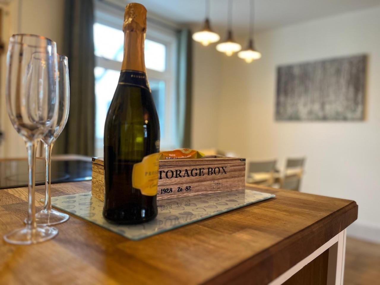One Jubilee Cottages Shugborough Extérieur photo