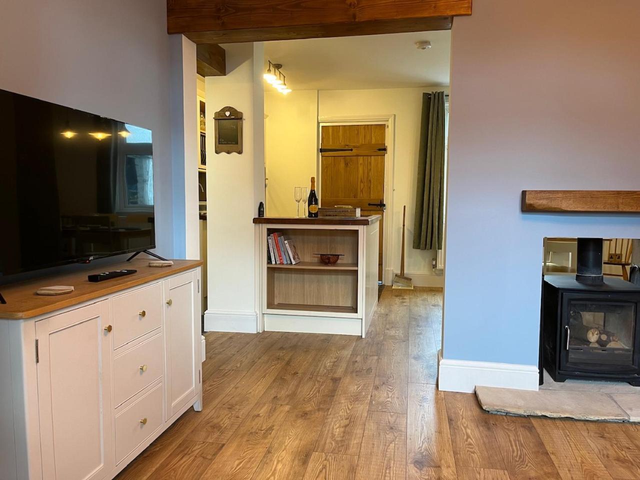 One Jubilee Cottages Shugborough Extérieur photo