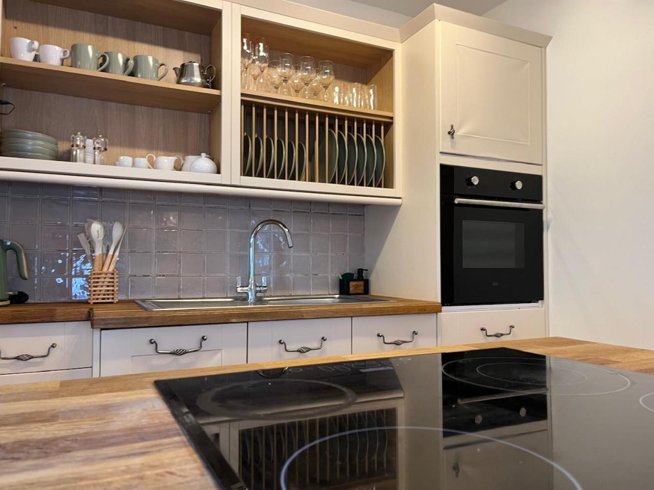 One Jubilee Cottages Shugborough Extérieur photo
